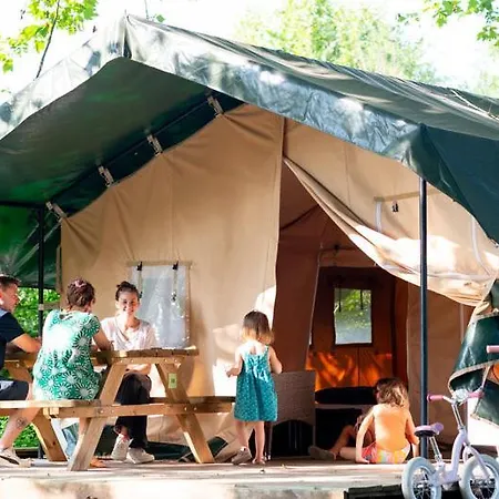 De *** Campsite